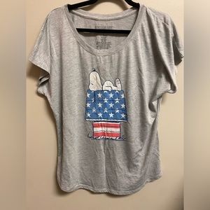 Peanuts Snoopy shirt sz large